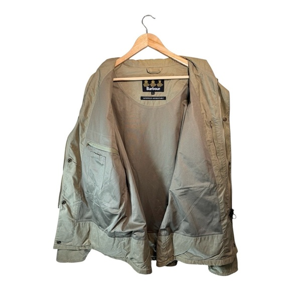 Barbour Super Lightweight Waterproof Utility Jacket in Weathered Olive - Picture 8 of 9